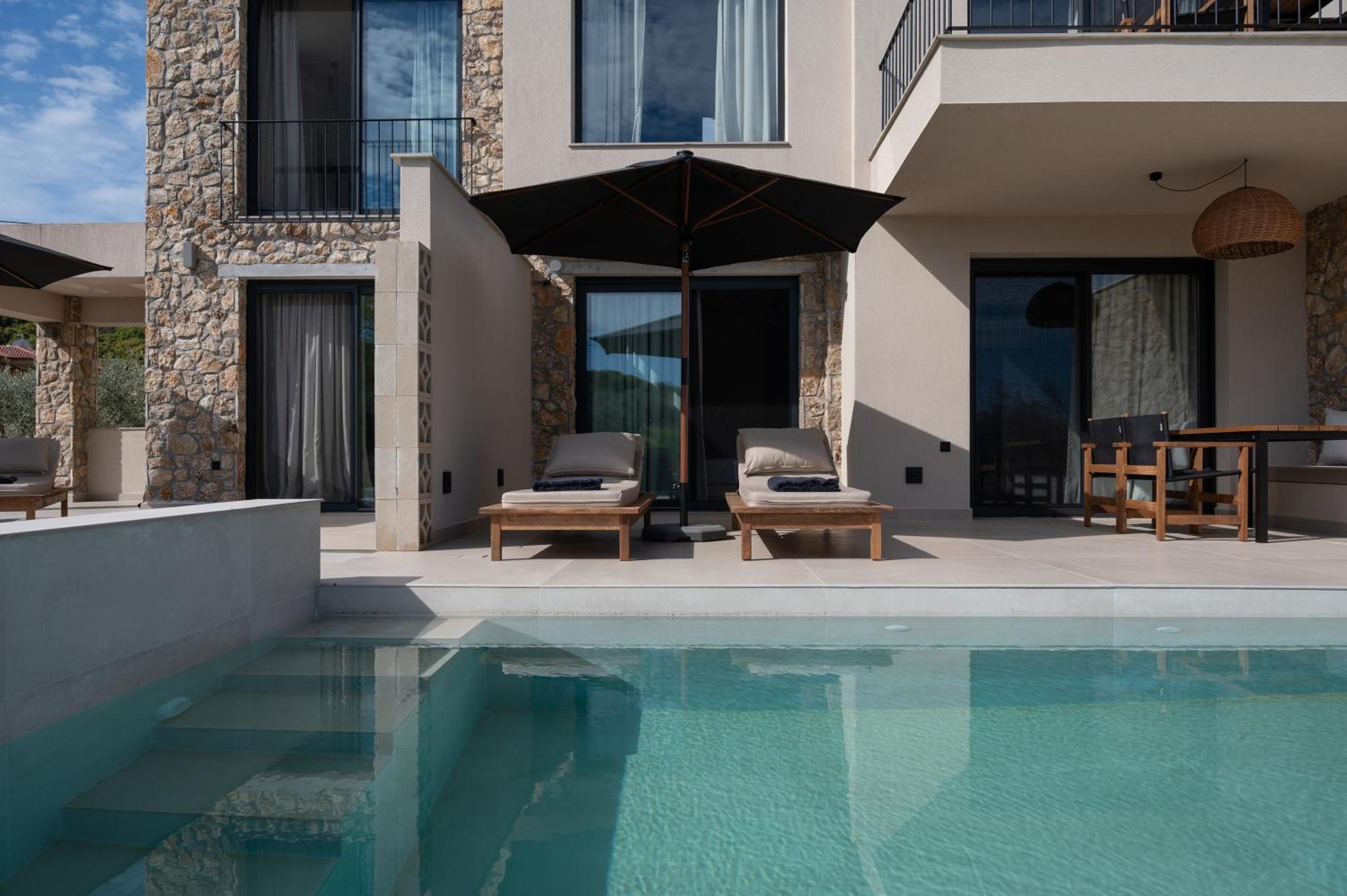 Olivera Suites Sarti Ngoại thất bức ảnh
