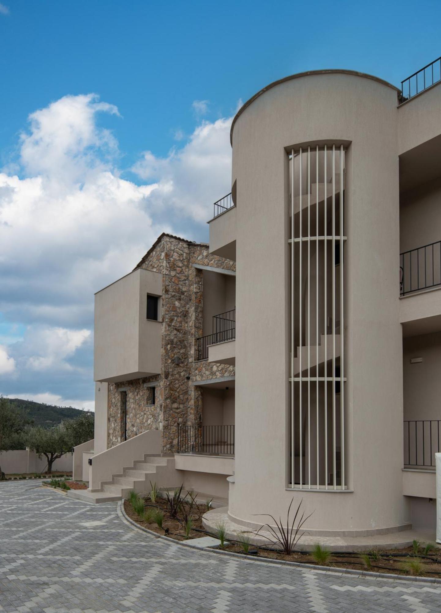 Olivera Suites Sarti Ngoại thất bức ảnh