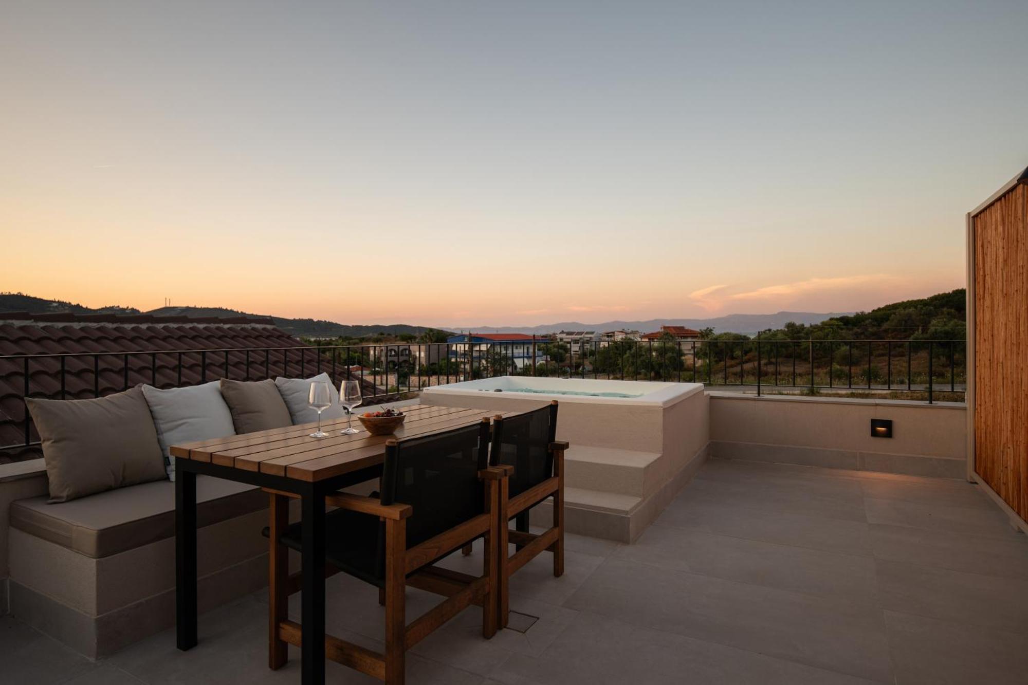 Olivera Suites Sarti Ngoại thất bức ảnh